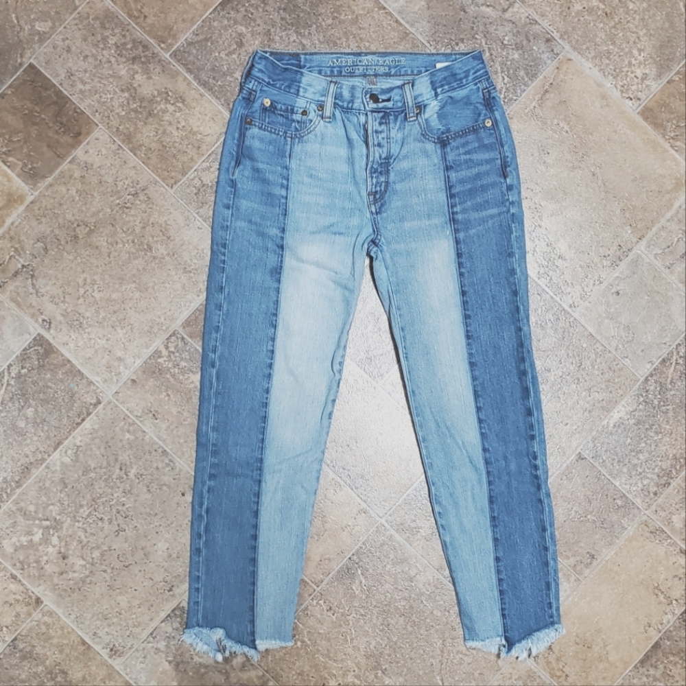 American Eagle Outfitters Vintage Hi-Rise Raw Hem Cropped Jeans